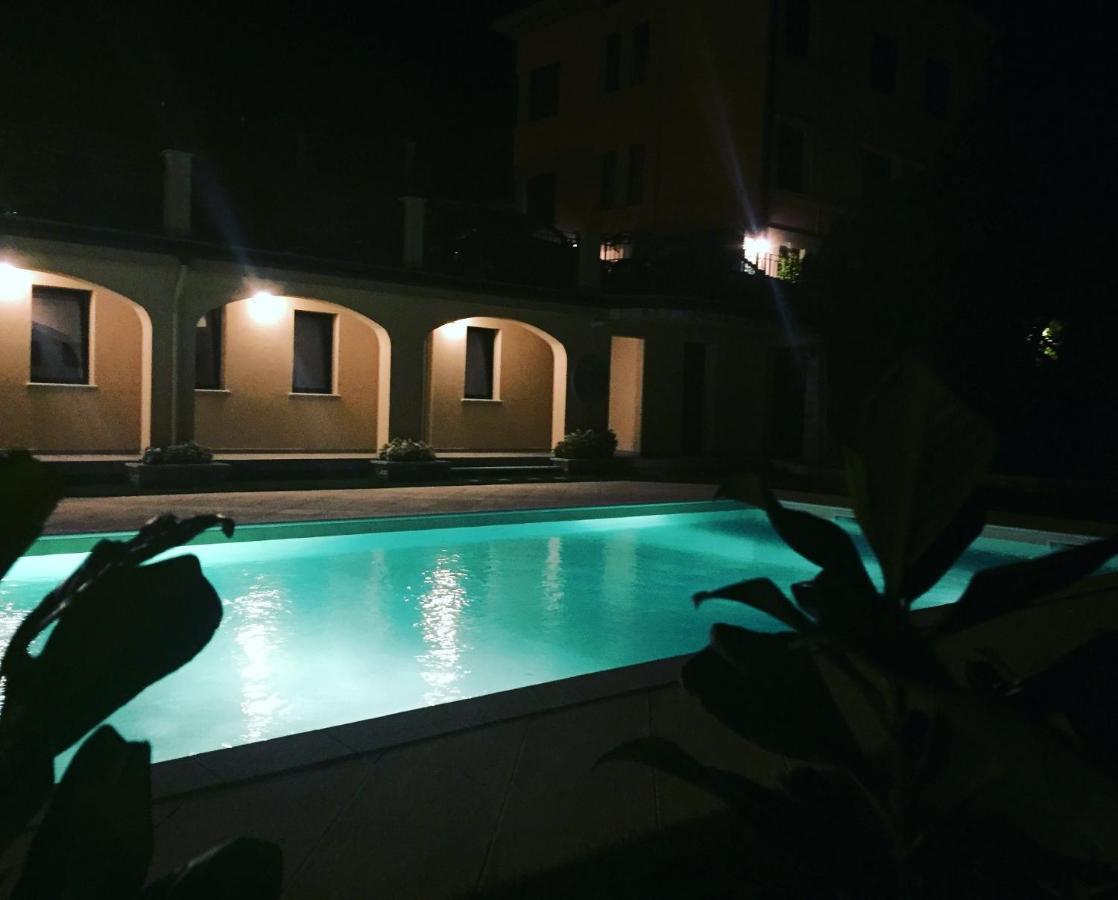 Oleandro 2 Apartment In Villa Cerutti Mergozzo Eksteriør bilde