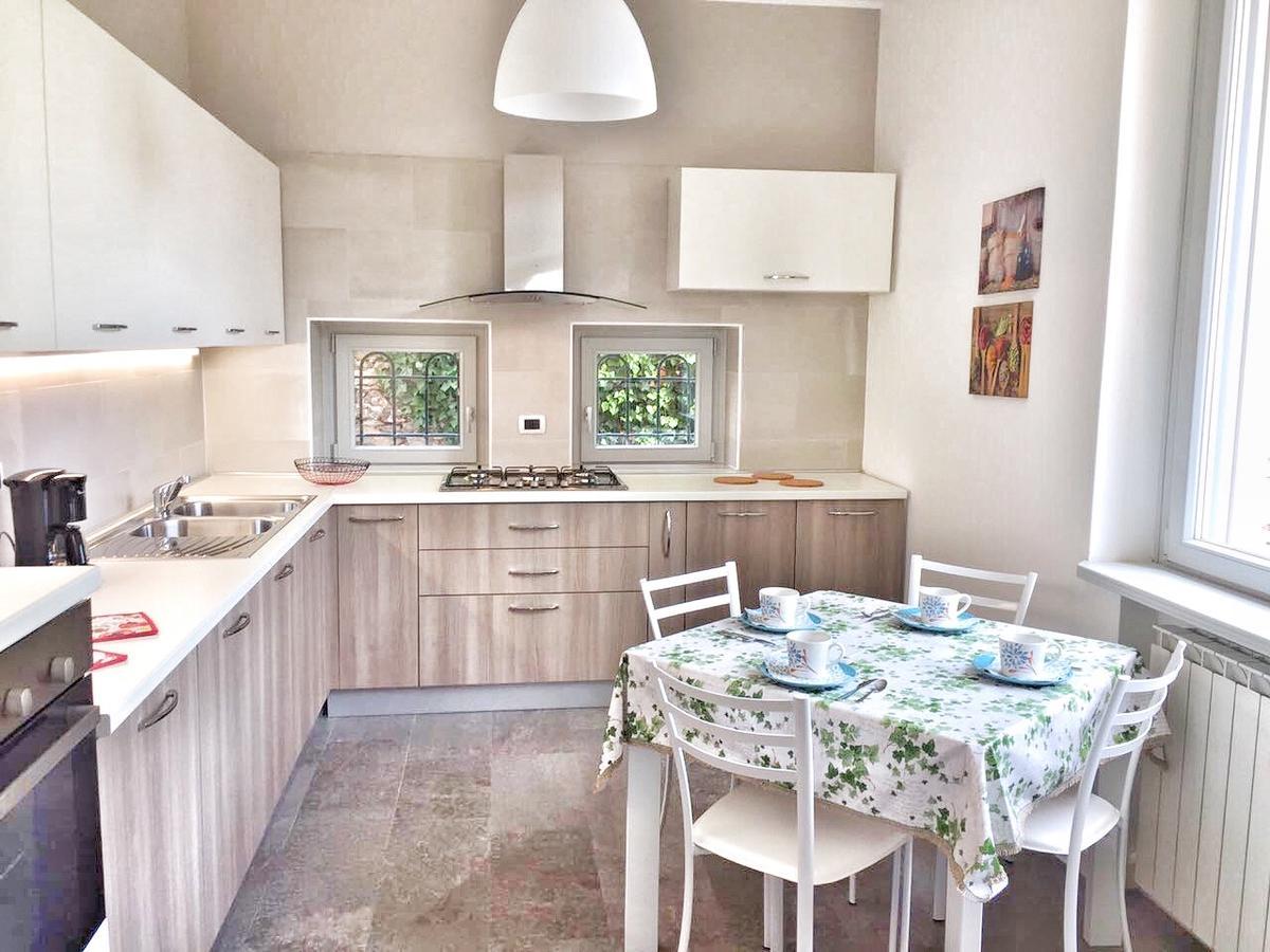 Oleandro 2 Apartment In Villa Cerutti Mergozzo Eksteriør bilde